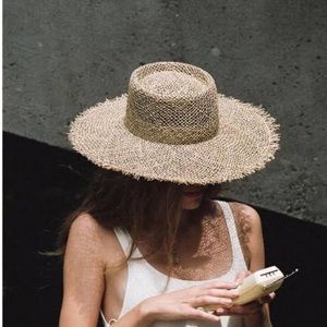 Straw hat womens